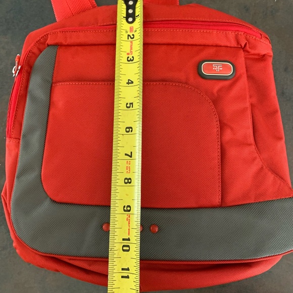 NEW Tumi Crossover Shoulder Travel Bag - Picture 8 of 11